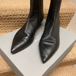 Everlane black kitten heel booties size 7.5